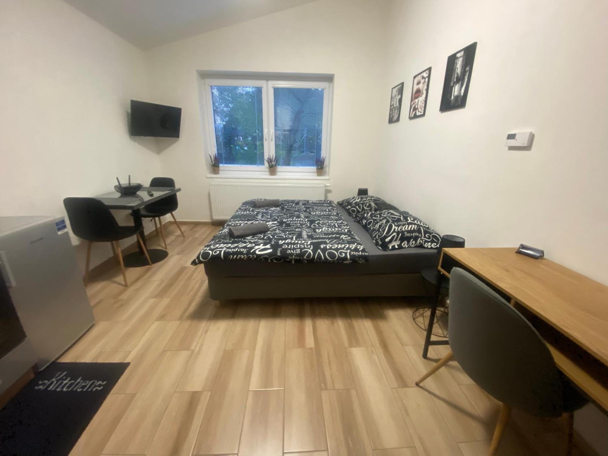 Cerna Ruze - Apartman 7 Plzeň Exteriör bild