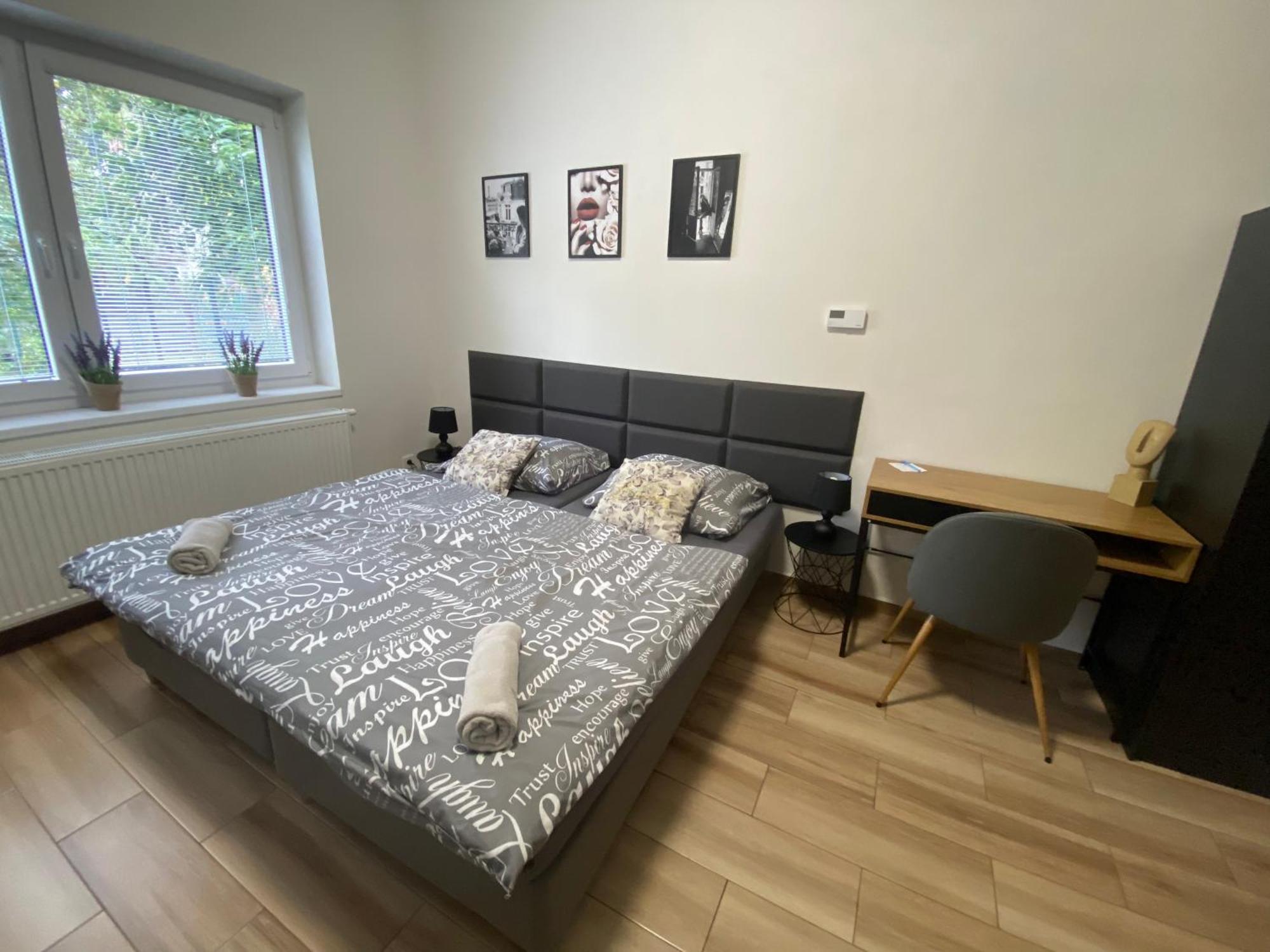 Cerna Ruze - Apartman 7 Plzeň Exteriör bild